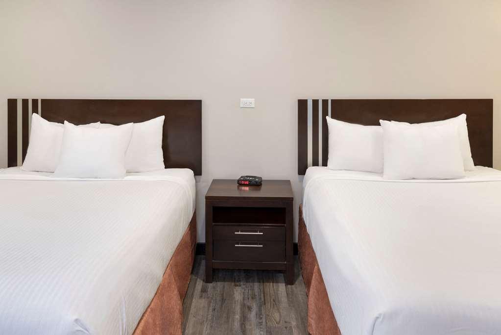 Econo Lodge Inn & Suites Medicine Hat Zimmer foto