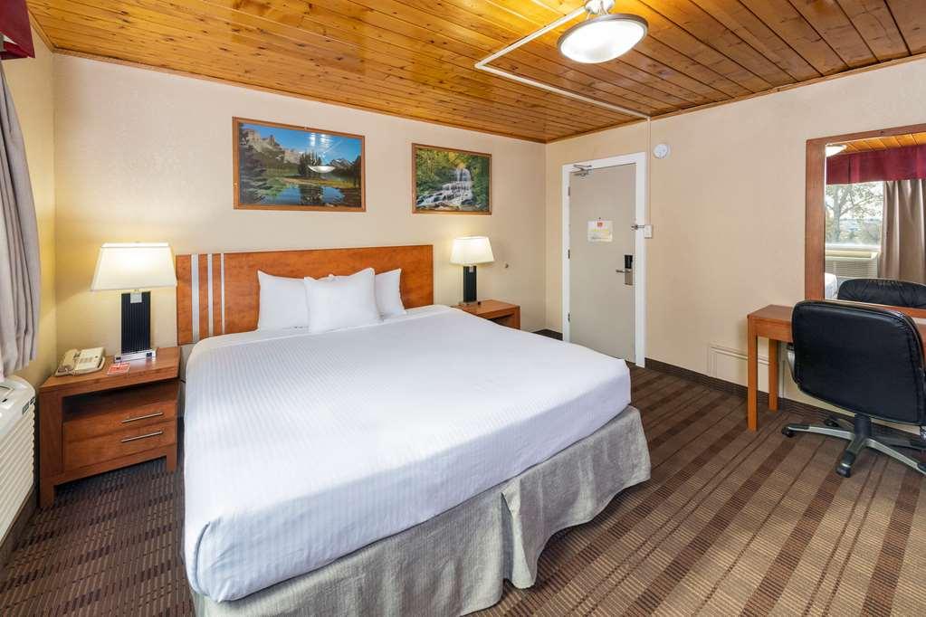 Econo Lodge Inn & Suites Medicine Hat Zimmer foto