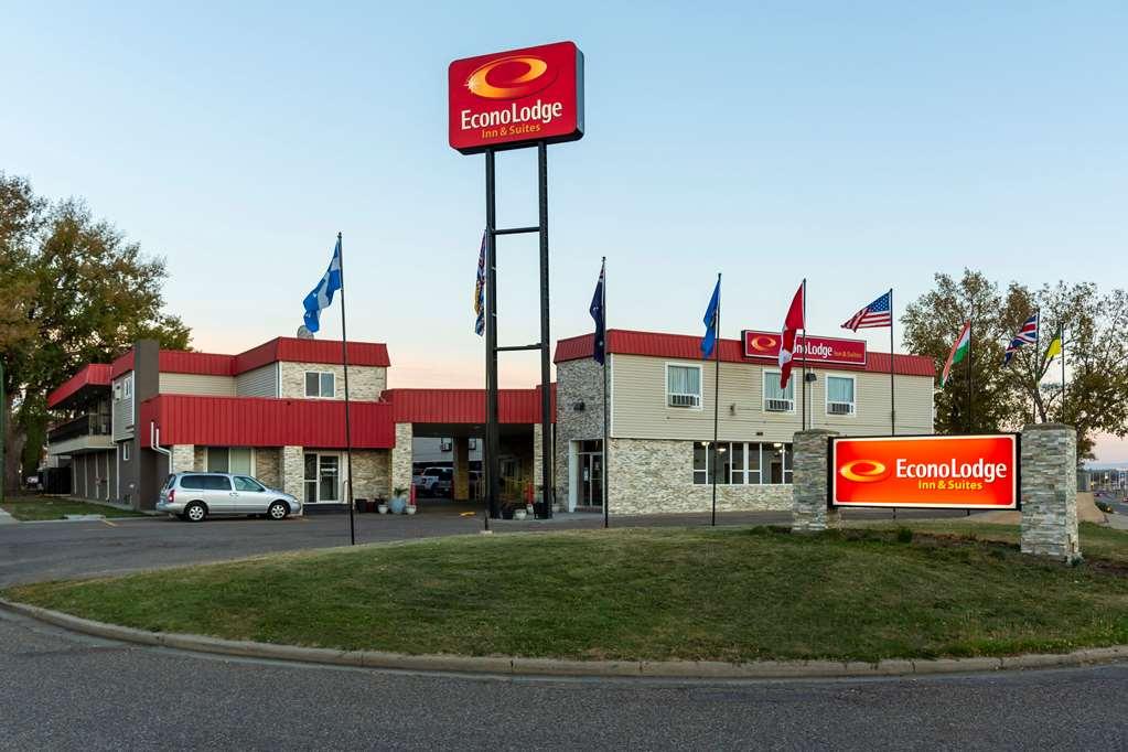 Econo Lodge Inn & Suites Medicine Hat Exterior foto