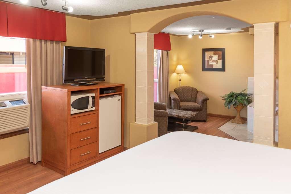 Econo Lodge Inn & Suites Medicine Hat Zimmer foto